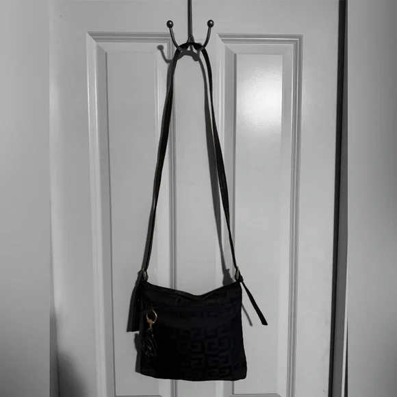 *Rare* Givenchy Black Nylon Vintage Crossbody Bag! - Picture 5 of 7